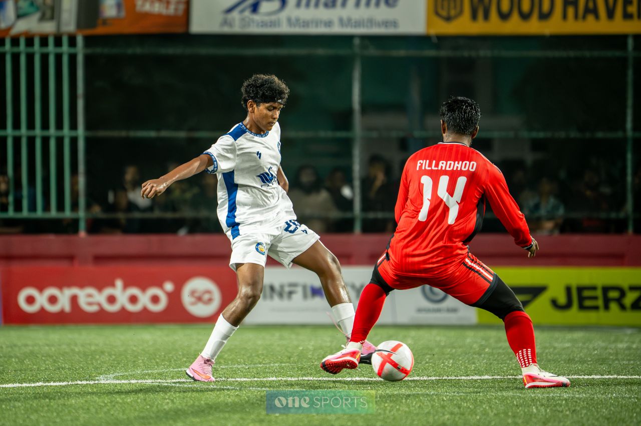 ވަން ފޮޓޯ: ގޯލްޑަންގެ އަތޮޅު ބުރުގެ ފެށުން 