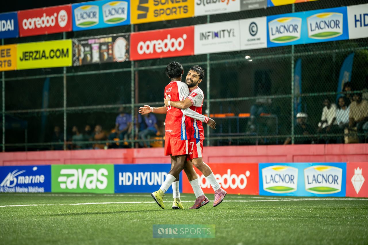 ވަން ފޮޓޯ: ގޯލްޑަން ފުޓްސަލް ޗެލެންޖްގެ ހދ އާއި އައްޑޫގެ އަތޮޅު ބުރު