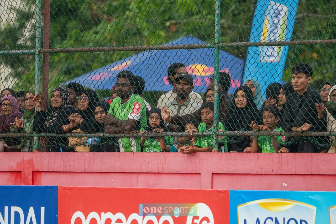 ވަން ފޮޓޯ: ގޯލްޑަން ފުޓްސަލް ޗެލެންޖްގެ ހދ އާއި އައްޑޫގެ އަތޮޅު ބުރު