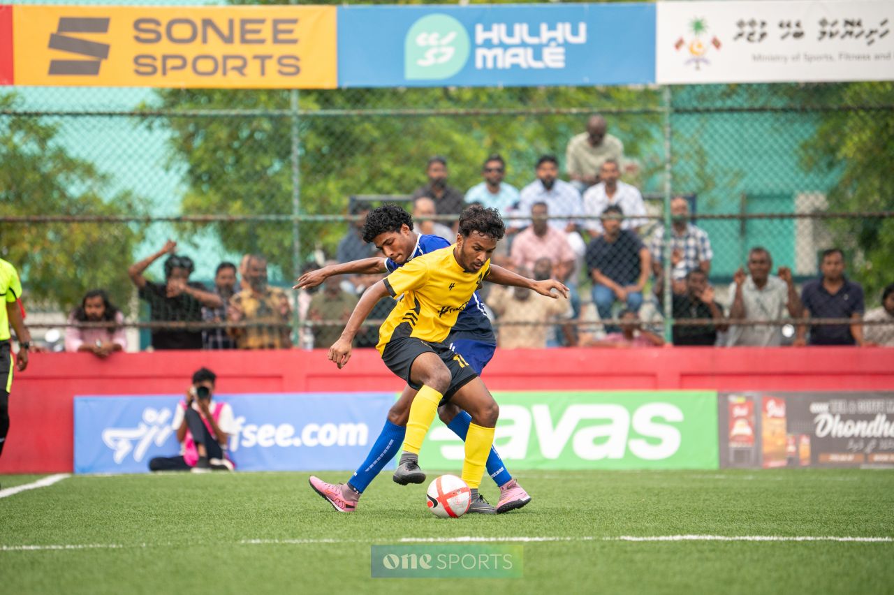 ވަން ފޮޓޯ: ގޯލްޑަން ފުޓްސަލް ޗެލެންޖްގެ ށ އަތޮޅުގެ ފޯރިގަދަ ފުރަތަމަ މެޗުތައް 