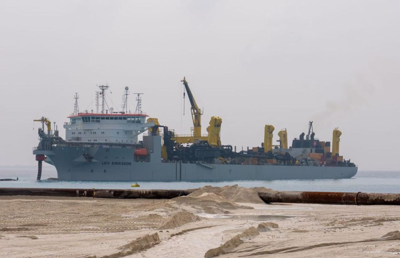 Emme bodu eh dredger  beynun kohgen Dhidhdhoo bin hihkan fashaifi