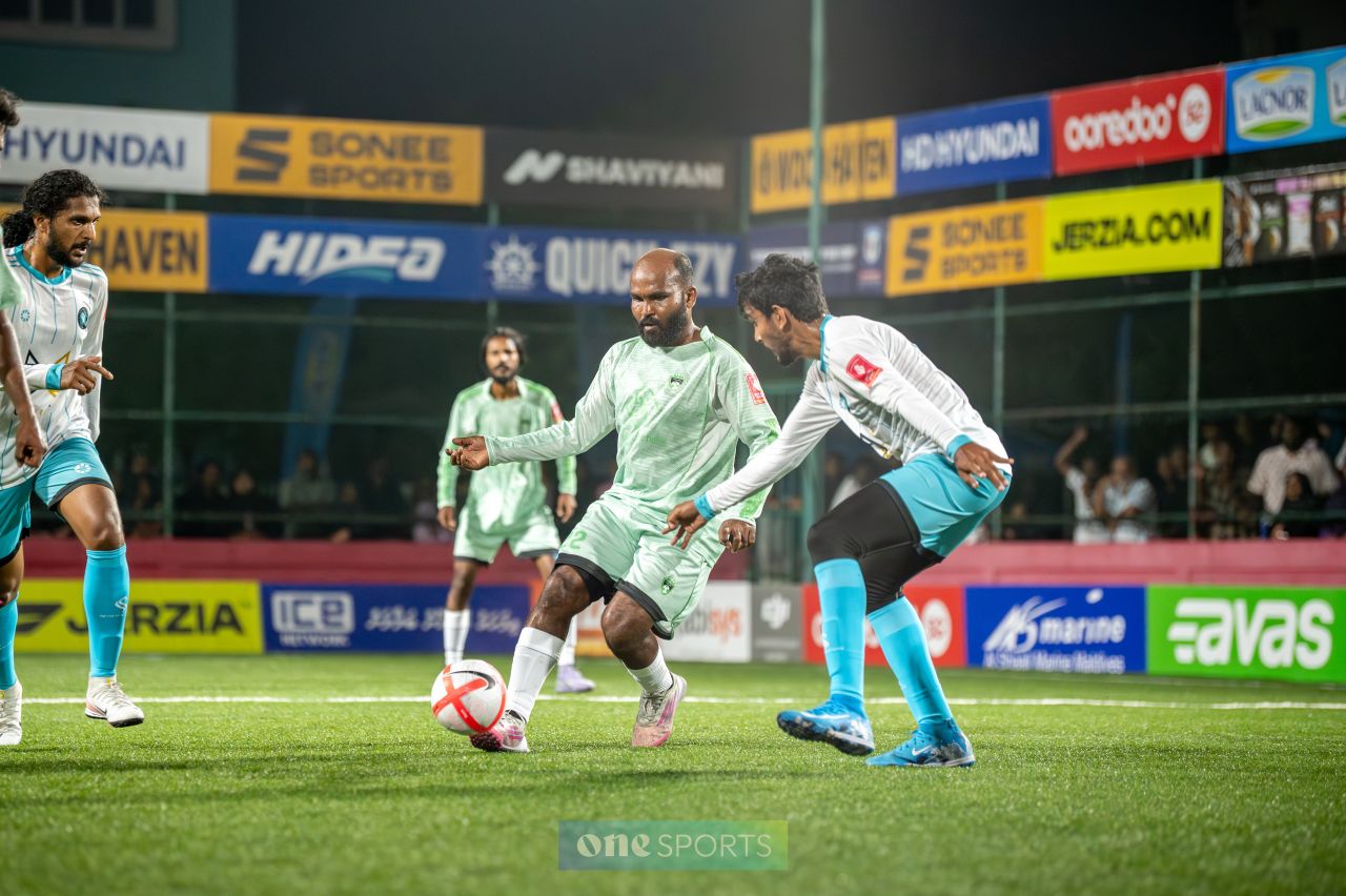 ވަން ފޮޓޯ: ގޯލްޑަން ފުޓްސަލް ޗެލެންޖްގެ އަތޮޅު ބުރު ކުރިއަށް 