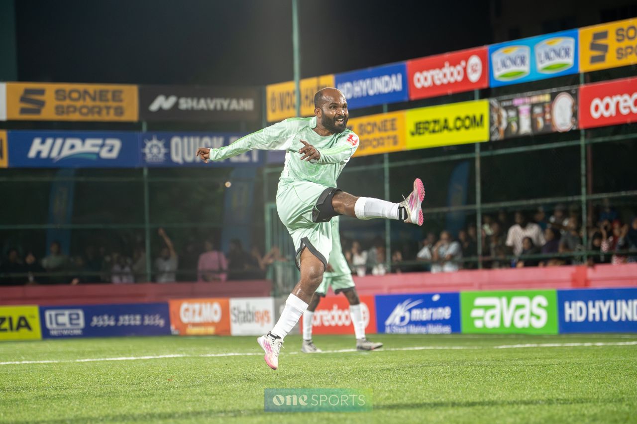 ވަން ފޮޓޯ: ގޯލްޑަން ފުޓްސަލް ޗެލެންޖްގެ އަތޮޅު ބުރު ކުރިއަށް 