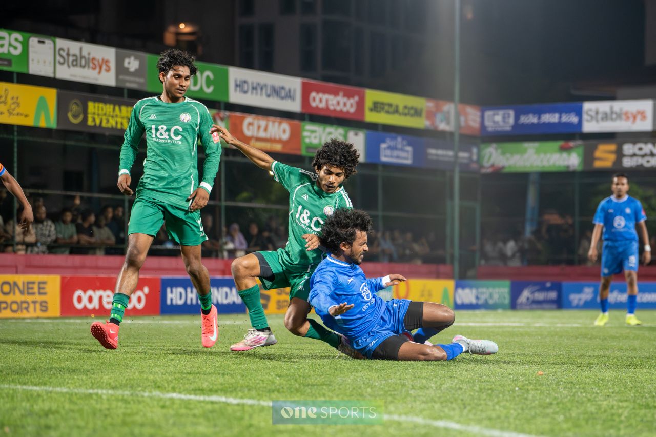ވަން ފޮޓޯ: ގޯލްޑަން ފުޓްސަލް ޗެލެންޖްގެ އަތޮޅު ބުރު ކުރިއަށް 
