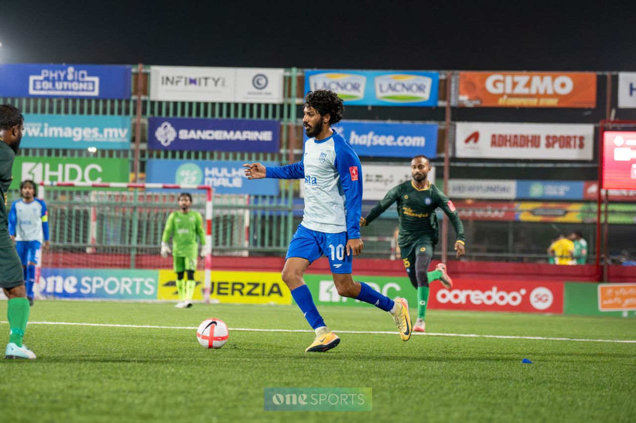 ވަން ފޮޓޯ: ގޯލްޑަން ފުޓްސަލް ޗެލެންޖްގެ އަތޮޅު ބުރު ކުރިއަށް 