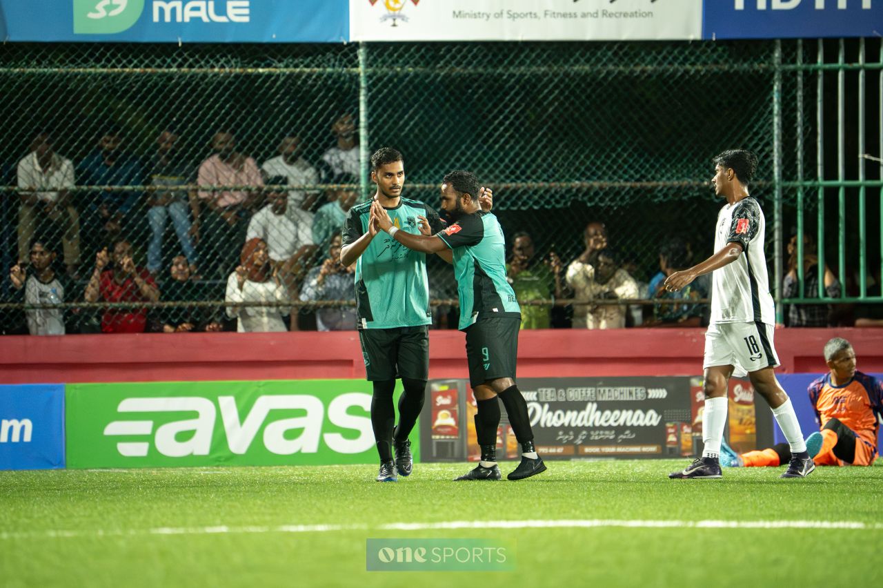 ވަން ފޮޓޯ: ގޯލްޑަން ފުޓްސަލް ޗެލެންޖްގެ އަތޮޅު ބުރު ކުރިއަށް 