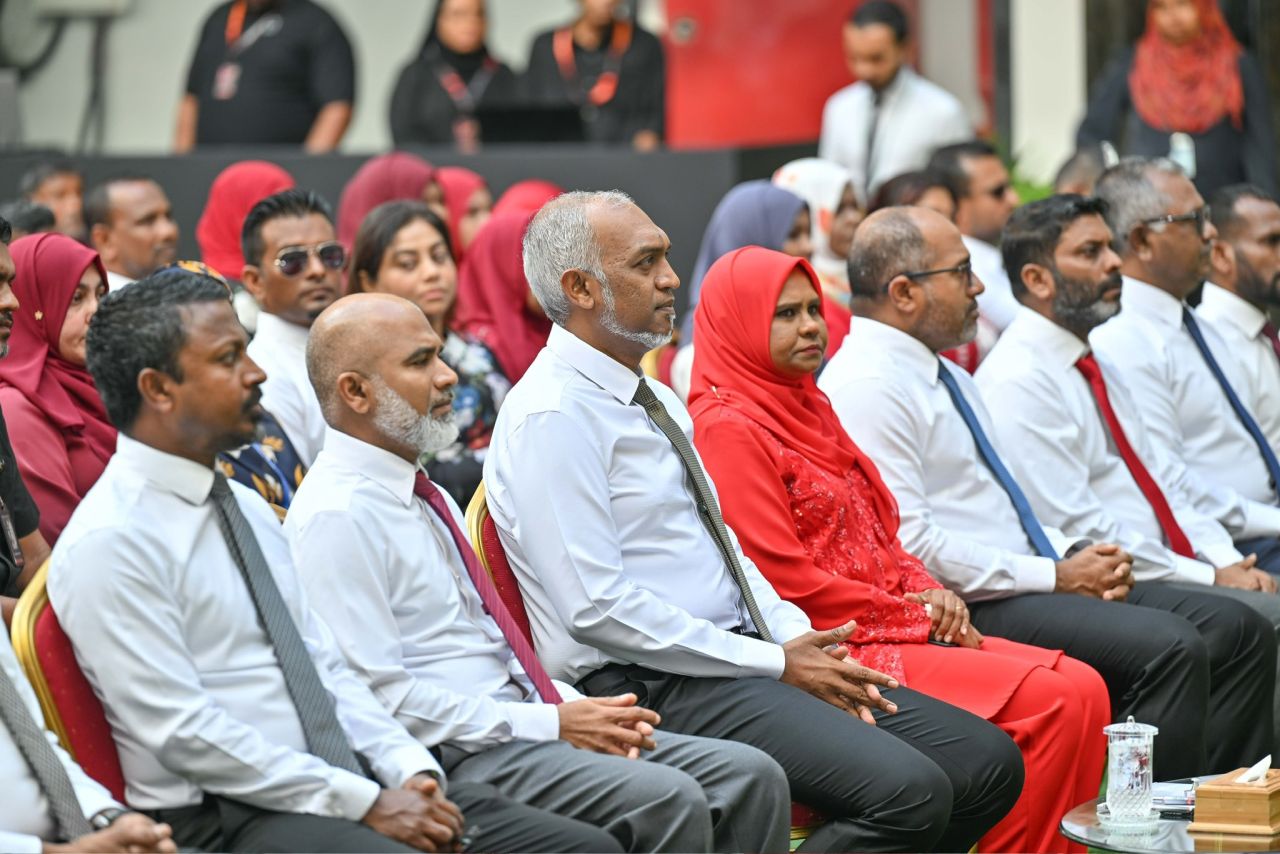 Fathis namaadhun dharivarun dhuvas fashan Raees ilthimaas kurahvaifi