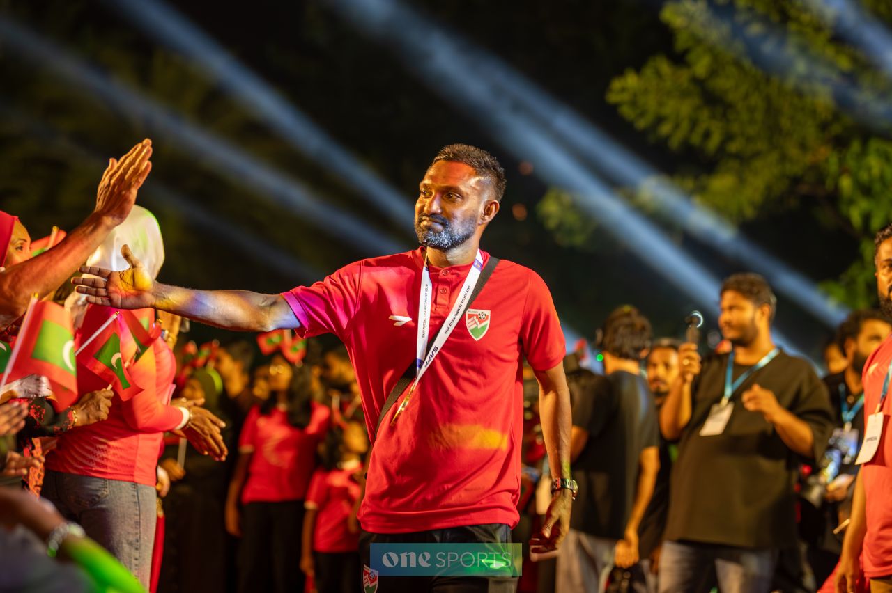ވަން ފޮޓޯ: ސަރަހައްދީ ފުޓްސަލް ތަށްޓާއެކު ގައުމީ ޓީމުން ރާއްޖެ އައުން