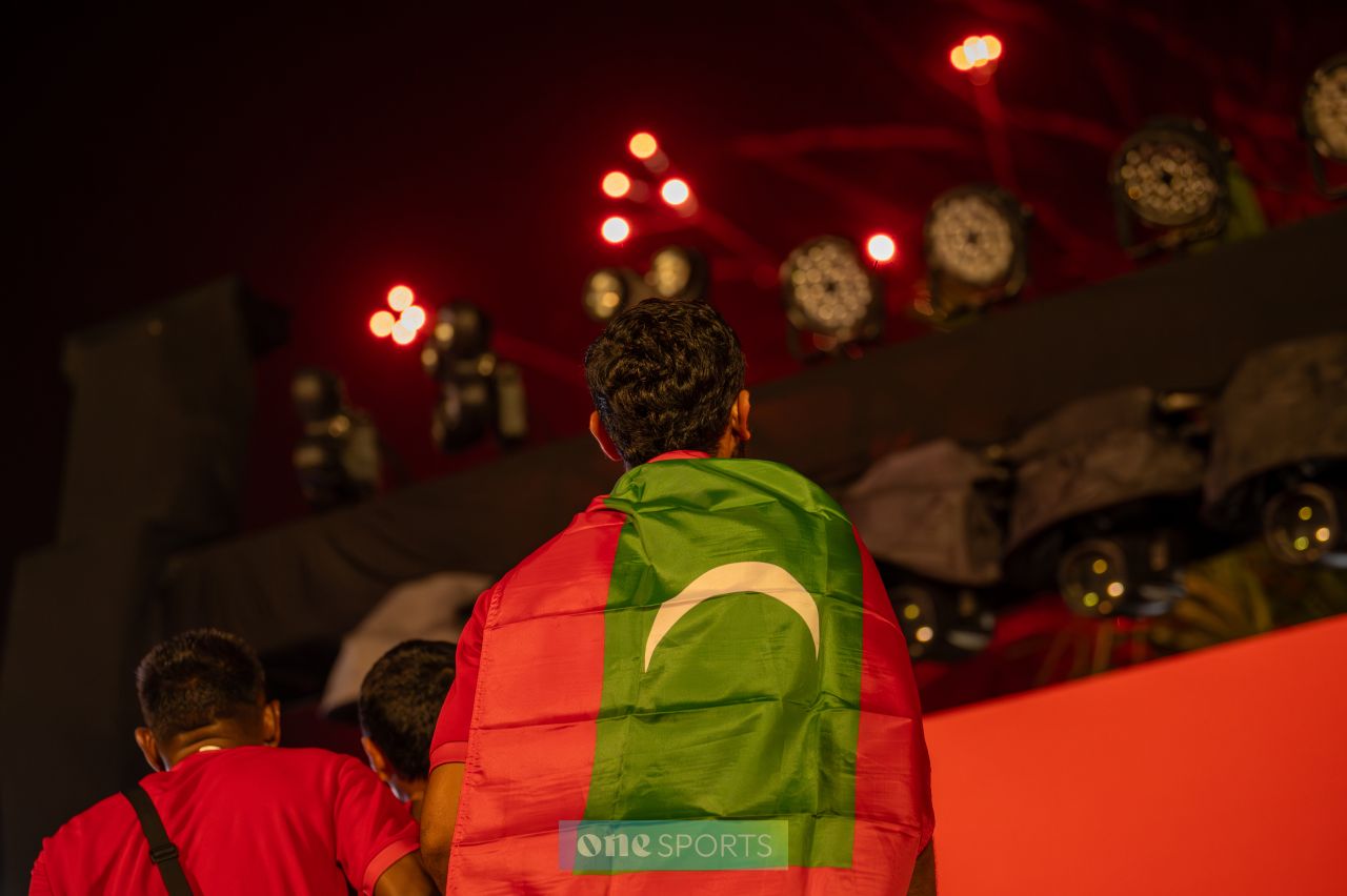 ވަން ފޮޓޯ: ސަރަހައްދީ ފުޓްސަލް ތަށްޓާއެކު ގައުމީ ޓީމުން ރާއްޖެ އައުން