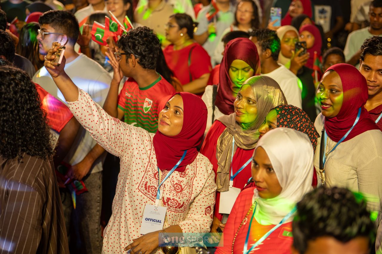 ވަން ފޮޓޯ: ސަރަހައްދީ ފުޓްސަލް ތަށްޓާއެކު ގައުމީ ޓީމުން ރާއްޖެ އައުން