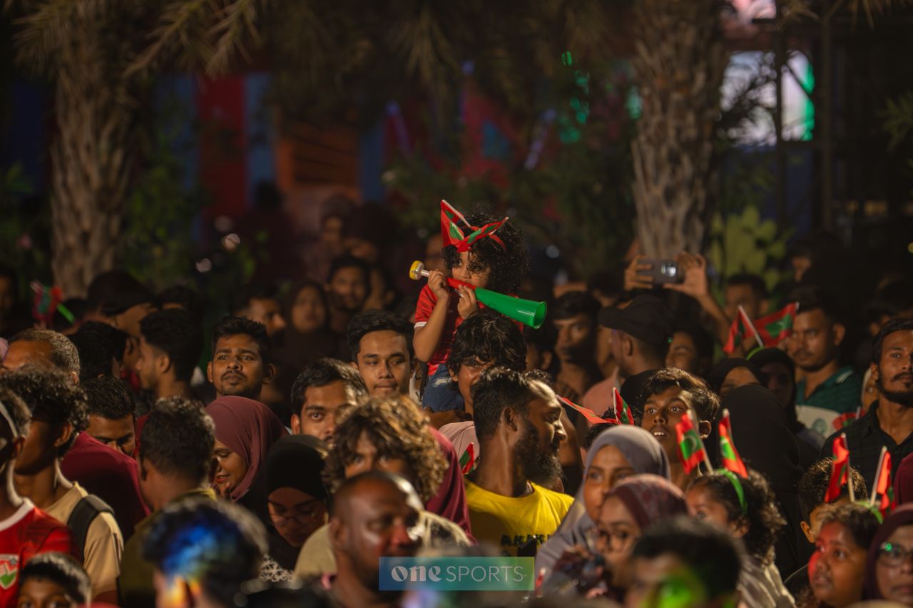 ވަން ފޮޓޯ: ސަރަހައްދީ ފުޓްސަލް ތަށްޓާއެކު ގައުމީ ޓީމުން ރާއްޖެ އައުން