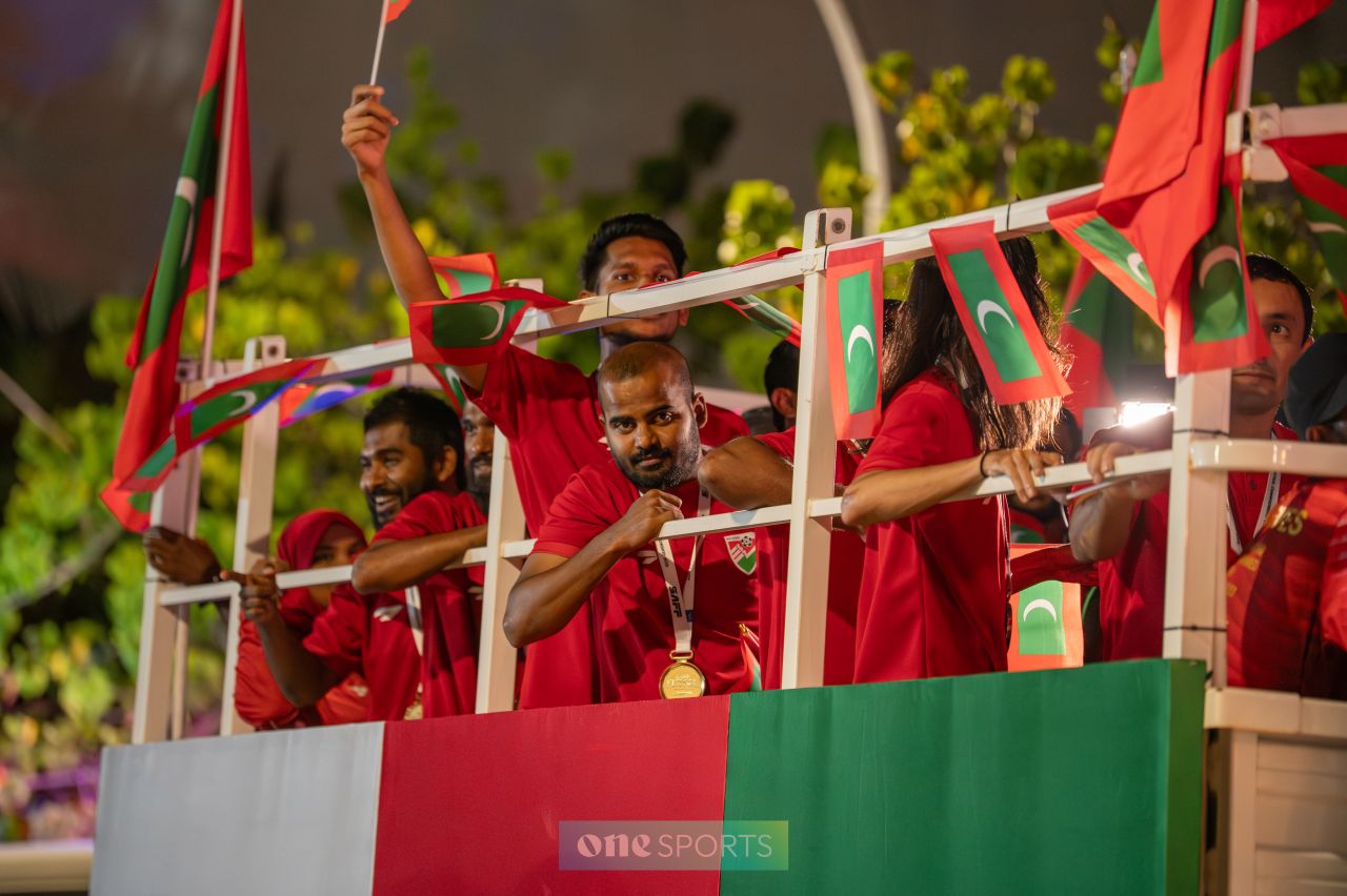 ވަން ފޮޓޯ: ސަރަހައްދީ ފުޓްސަލް ތަށްޓާއެކު ގައުމީ ޓީމުން ރާއްޖެ އައުން