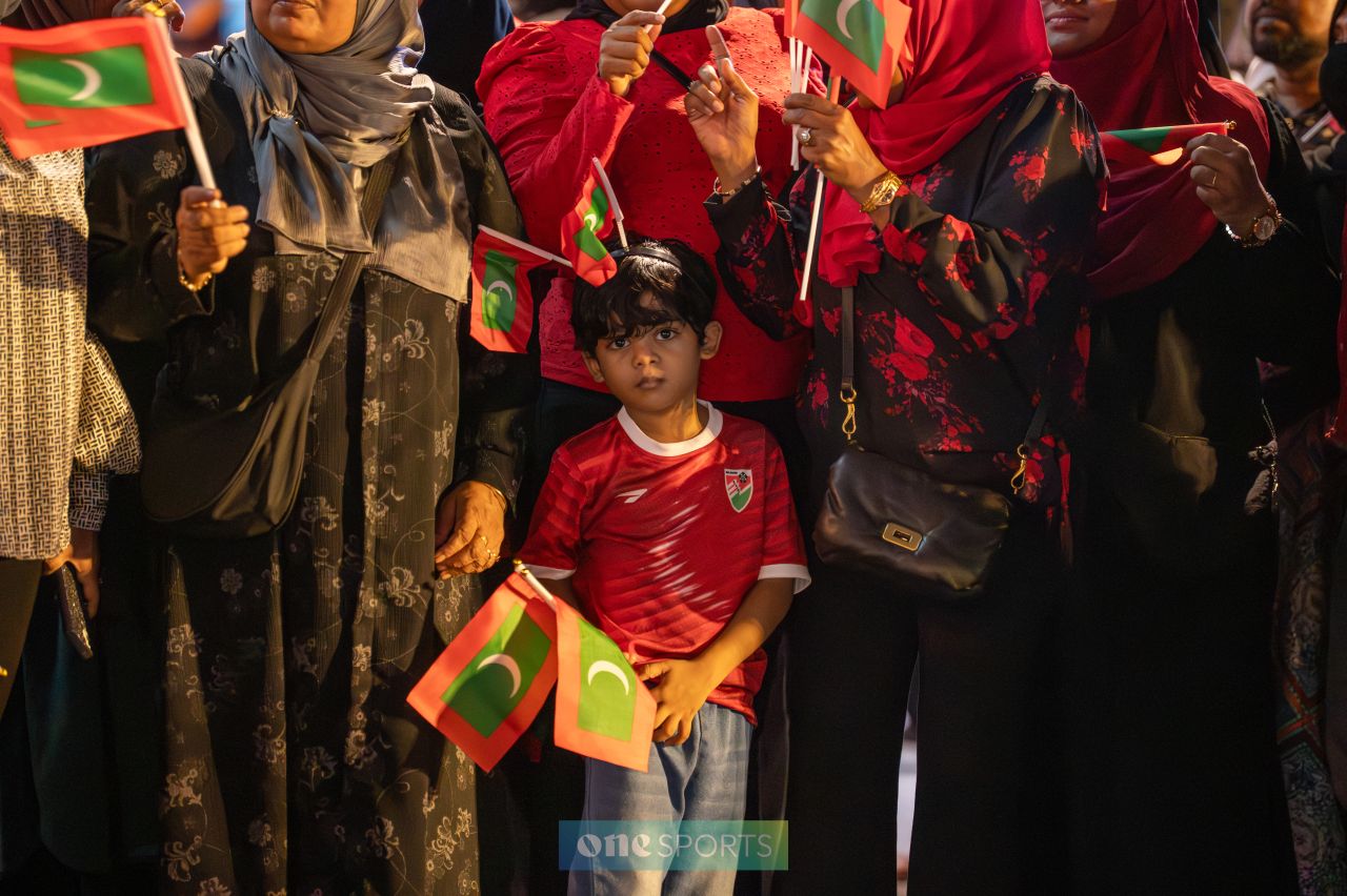 ވަން ފޮޓޯ: ސަރަހައްދީ ފުޓްސަލް ތަށްޓާއެކު ގައުމީ ޓީމުން ރާއްޖެ އައުން