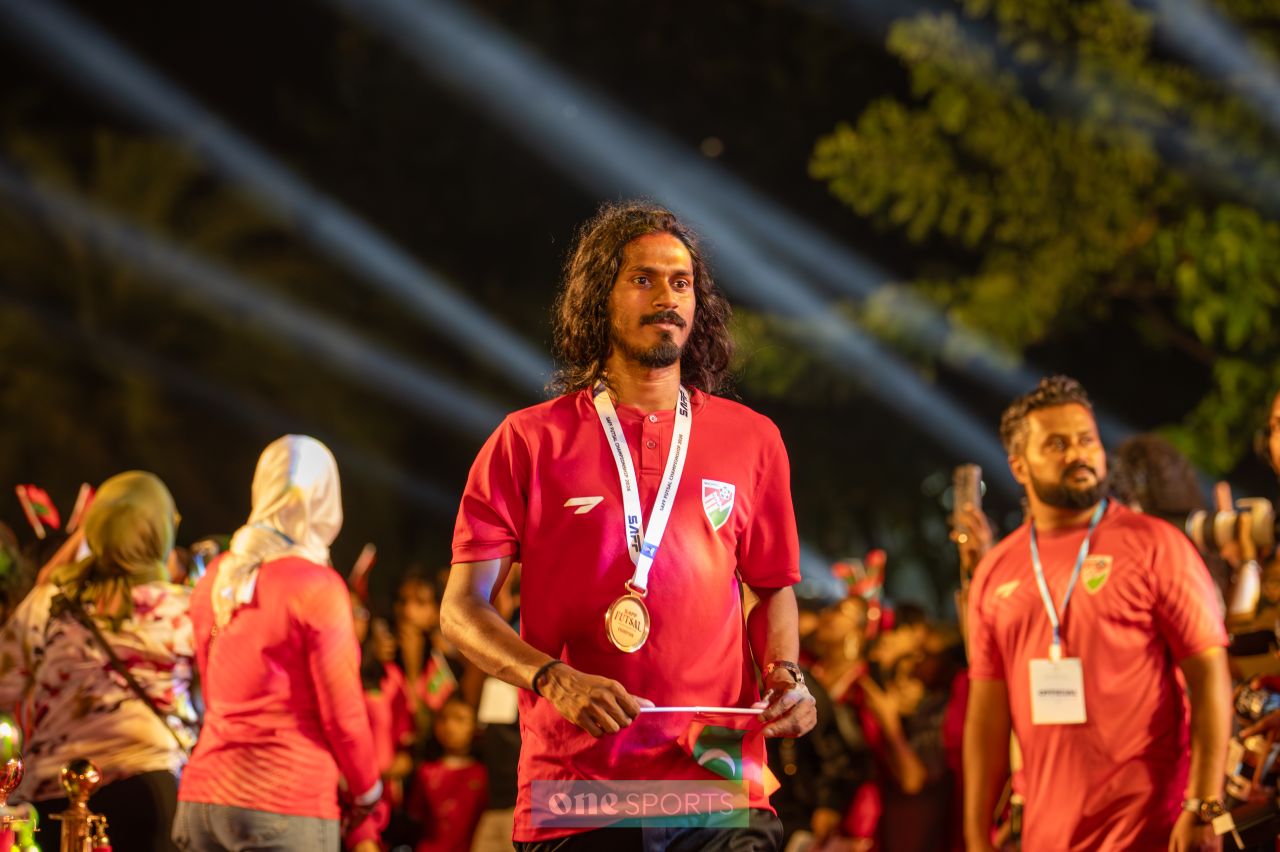 ވަން ފޮޓޯ: ސަރަހައްދީ ފުޓްސަލް ތަށްޓާއެކު ގައުމީ ޓީމުން ރާއްޖެ އައުން