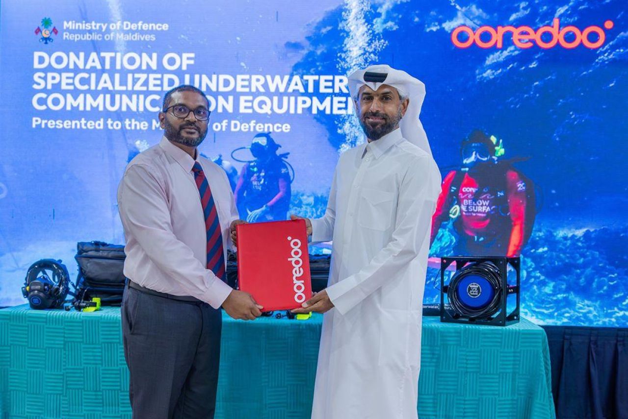 Kandu adeegai beynun kuraa equipment thakeh Ooredoo in MNDF ah hadhiyaa koffi