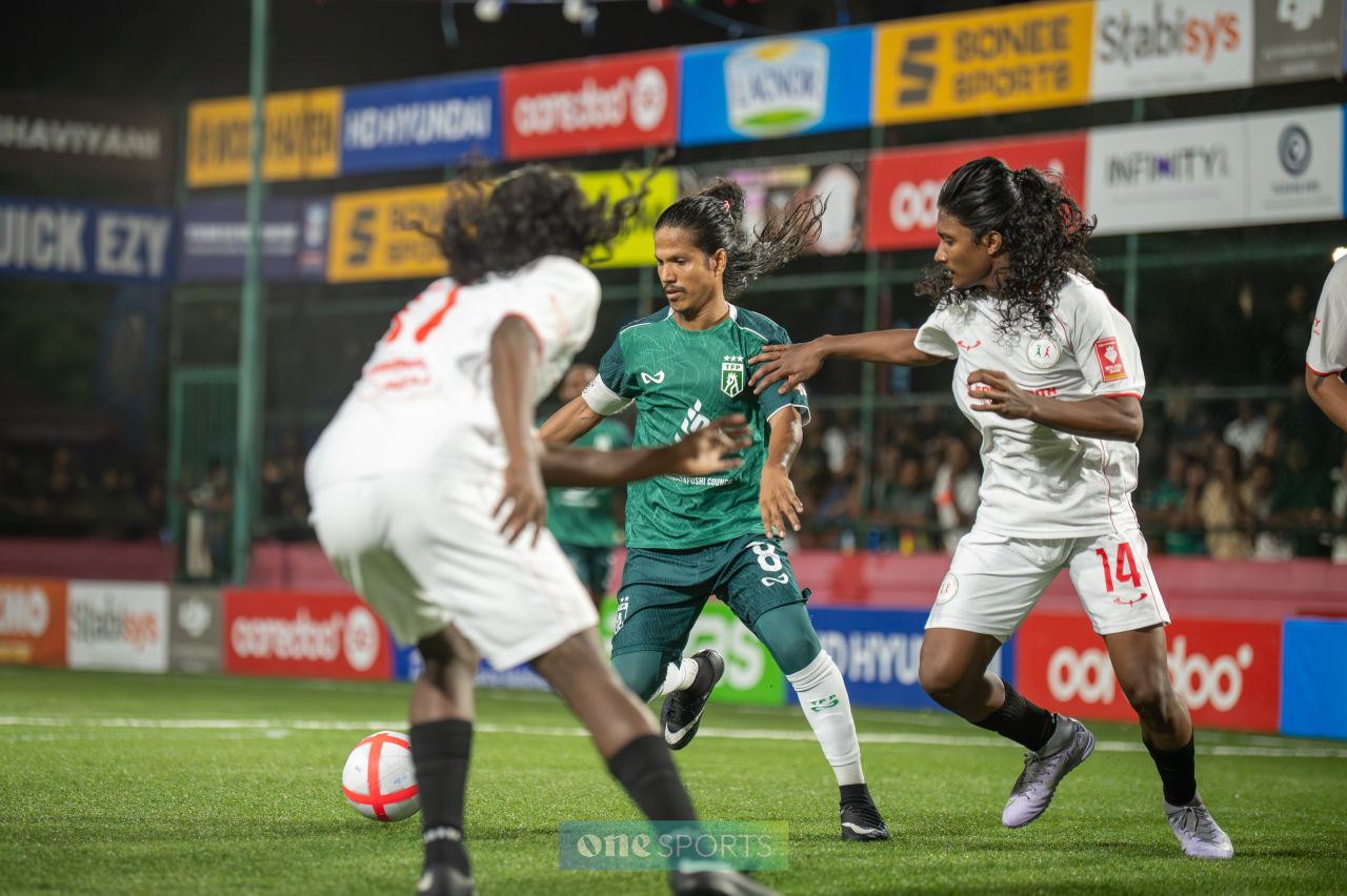 ވަން ފޮޓޯ: ގޯލްޑަން ފުޓްސަލް ޗެލެންޖްގެ ޒޯން ޗެމްޕިއަންތައް ޔަގީންވާން ފެށުން