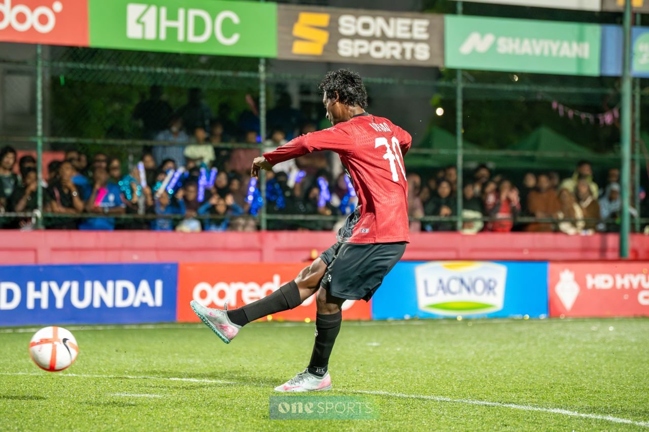 ވަން ފޮޓޯ: ގޯލްޑަން ފުޓްސަލް ޗެލެންޖް 2026ގެ ގަދަ 16 ގެ ކުރިމަތިލުންތައް