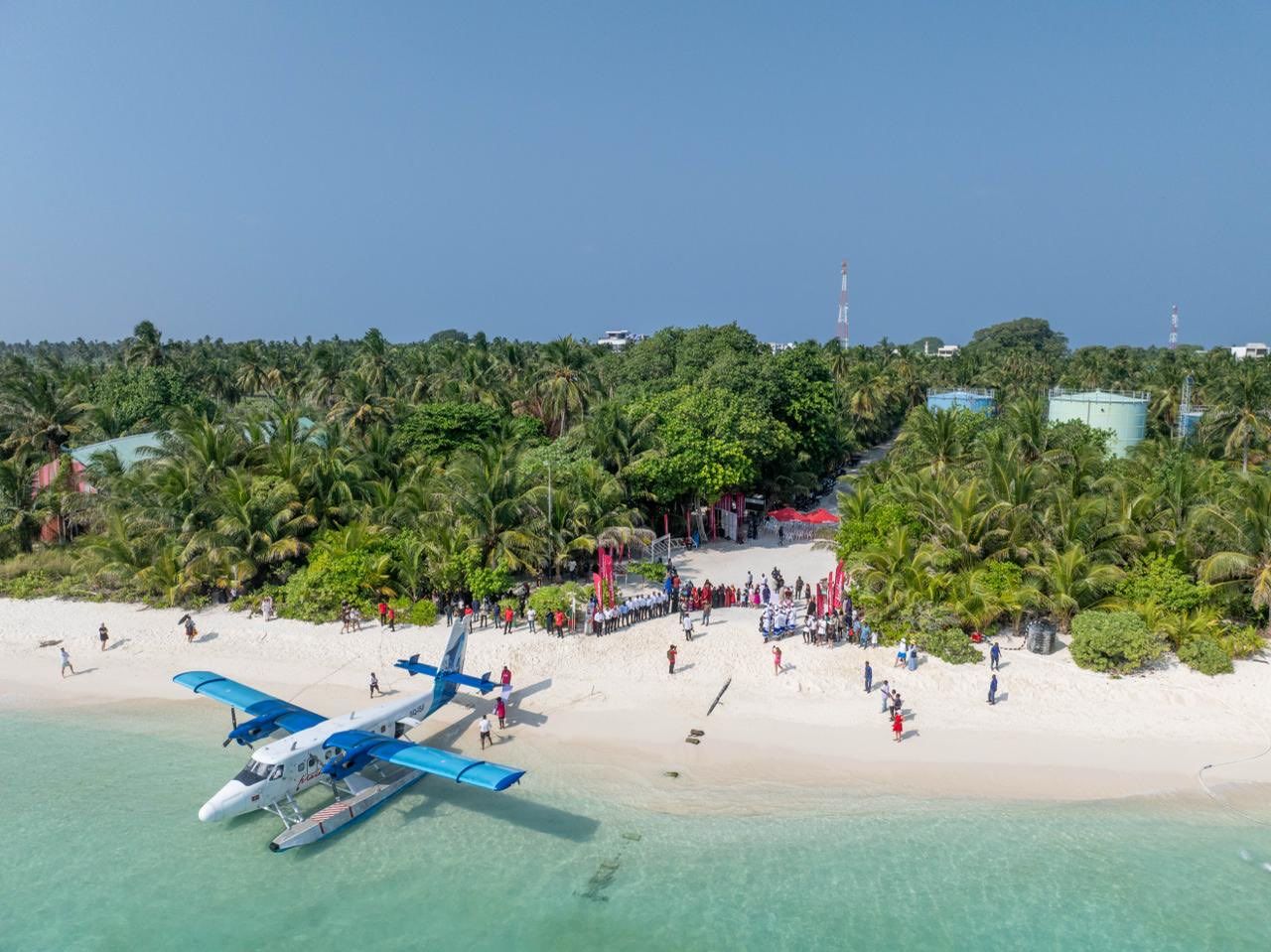 Thoddoo ah Maldivian ge seaplane dhathuru thah fashaifi