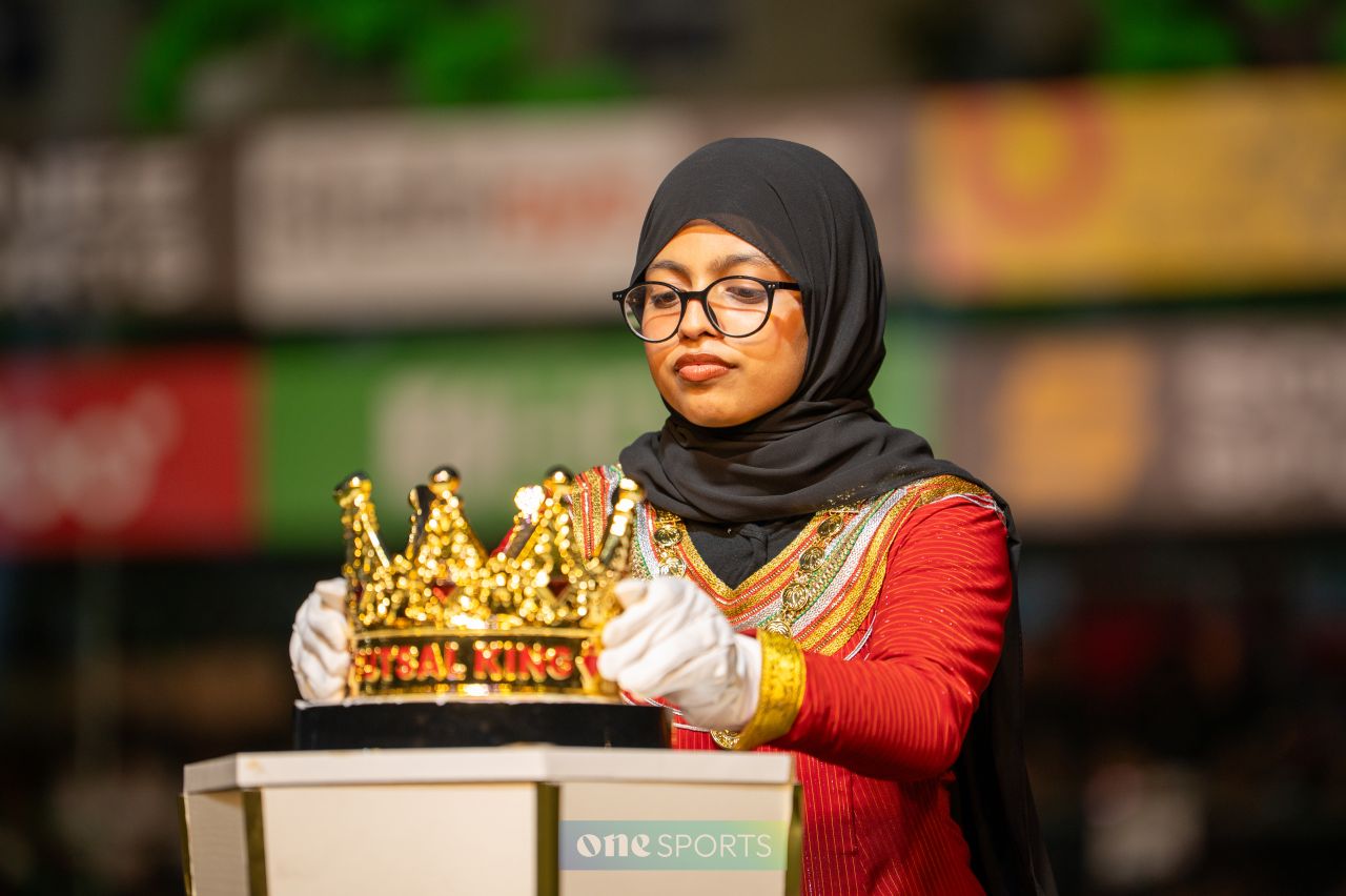 ވަން ފޮޓޯ: ނައިވާދޫން ރާއްޖޭގެ ފުޓްސަލް ޗެމްޕިއަންކަމަށް، ކިންގަކަށް ޔާންޓެ