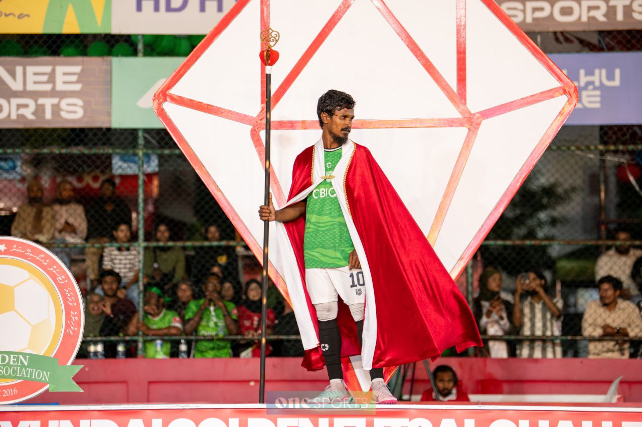 ވަން ފޮޓޯ: ނައިވާދޫން ރާއްޖޭގެ ފުޓްސަލް ޗެމްޕިއަންކަމަށް، ކިންގަކަށް ޔާންޓެ