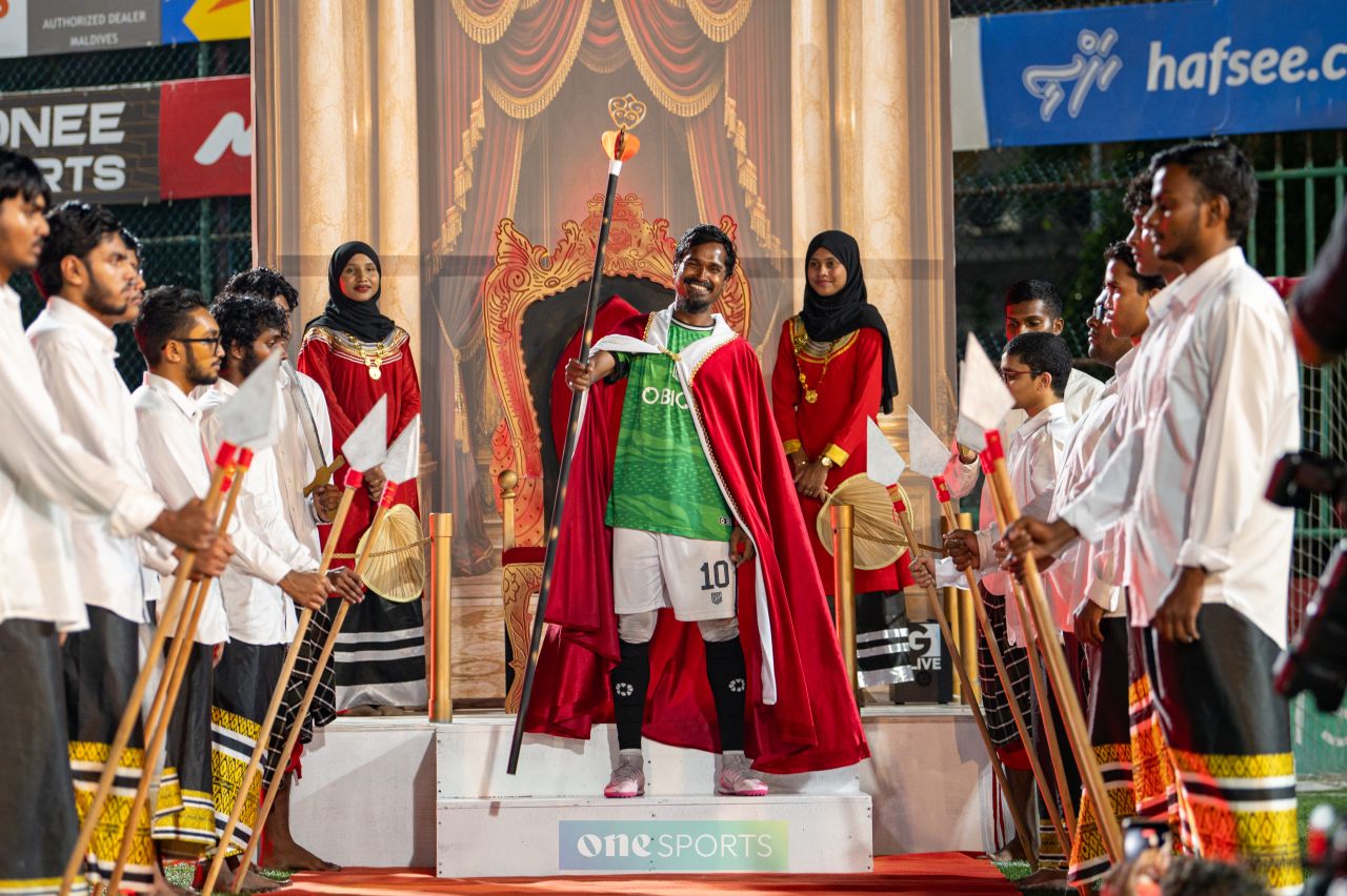 ވަން ފޮޓޯ: ނައިވާދޫން ރާއްޖޭގެ ފުޓްސަލް ޗެމްޕިއަންކަމަށް، ކިންގަކަށް ޔާންޓެ