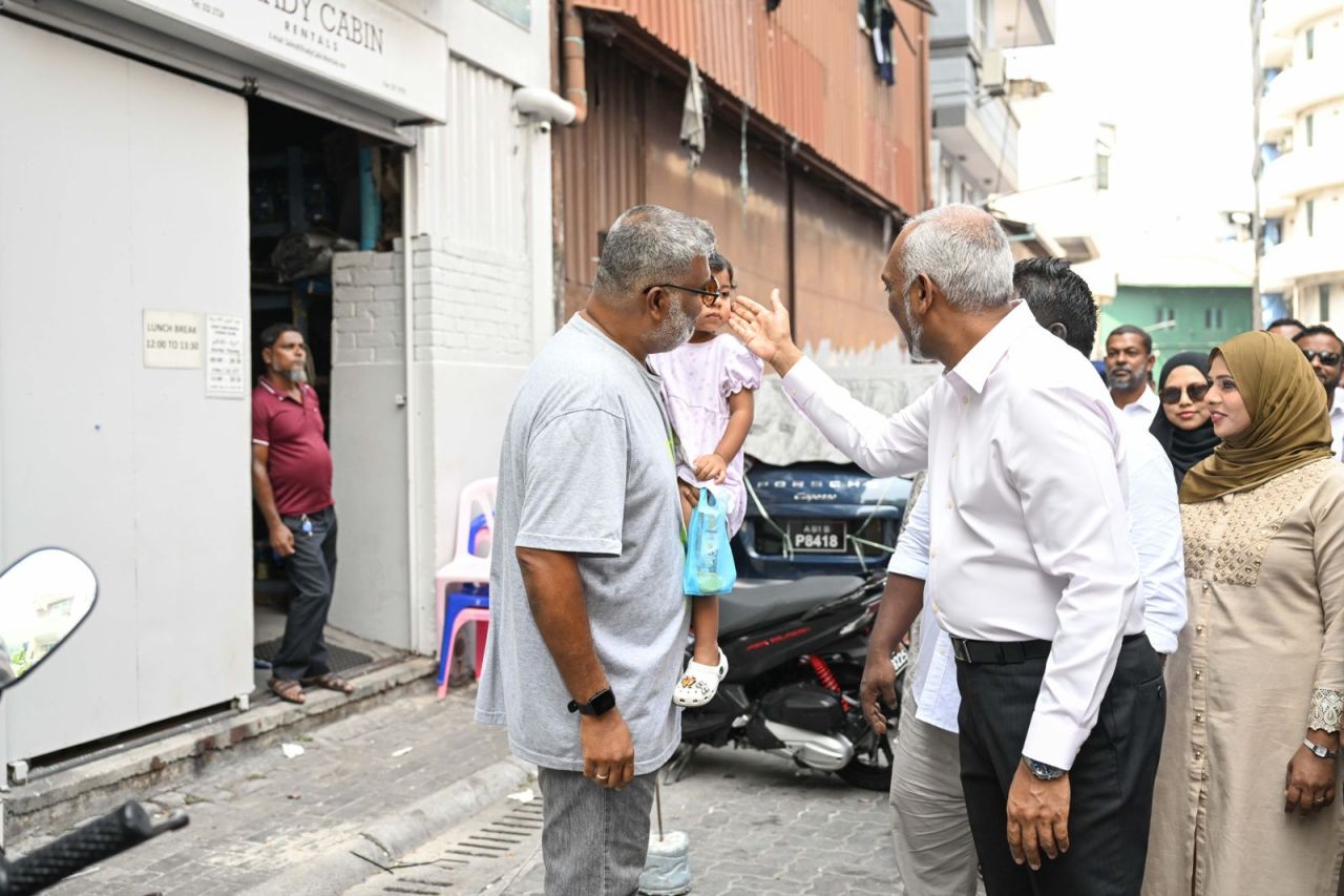Kudhinnah hageegee loabi dhinumakee dheenaai dhiniye ungannaidhinun: Raees 