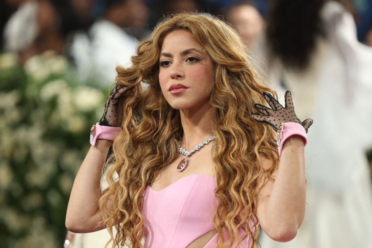 Navaara aharahffahu Shakira India ah