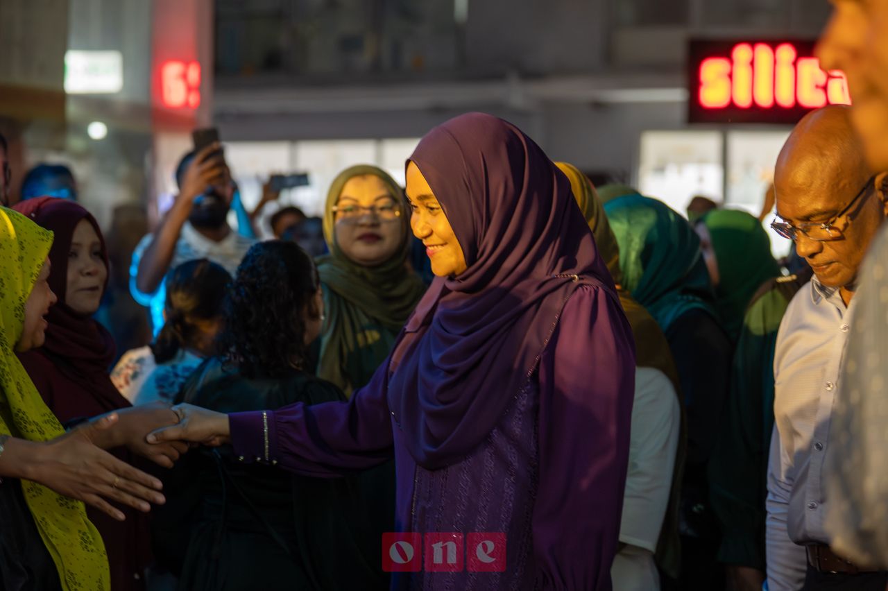 ވަން ފޮޓޯ: ކައުންސިލް އިންތިހާބަށް ޕީއެންސީގެ ގަލޮޅު ދެކުނު ދާއިރާގެ ކެމްޕޭނު ޖަގަހަ ހުޅުވުން