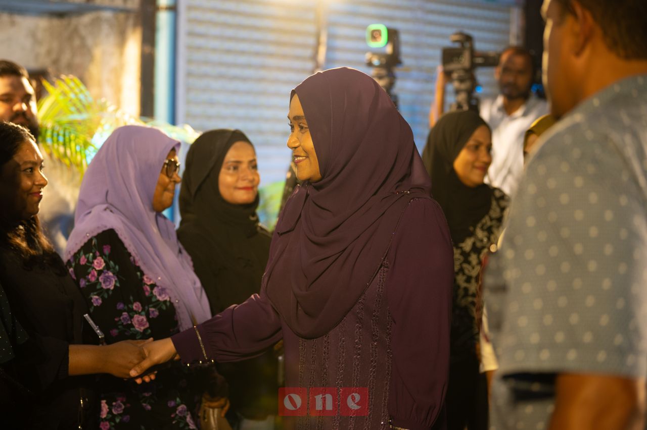 ވަން ފޮޓޯ: ކައުންސިލް އިންތިހާބަށް ޕީއެންސީގެ ގަލޮޅު ދެކުނު ދާއިރާގެ ކެމްޕޭނު ޖަގަހަ ހުޅުވުން