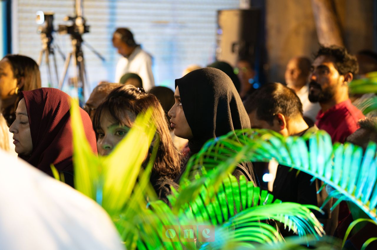 ވަން ފޮޓޯ: ކައުންސިލް އިންތިހާބަށް ޕީއެންސީގެ ގަލޮޅު ދެކުނު ދާއިރާގެ ކެމްޕޭނު ޖަގަހަ ހުޅުވުން