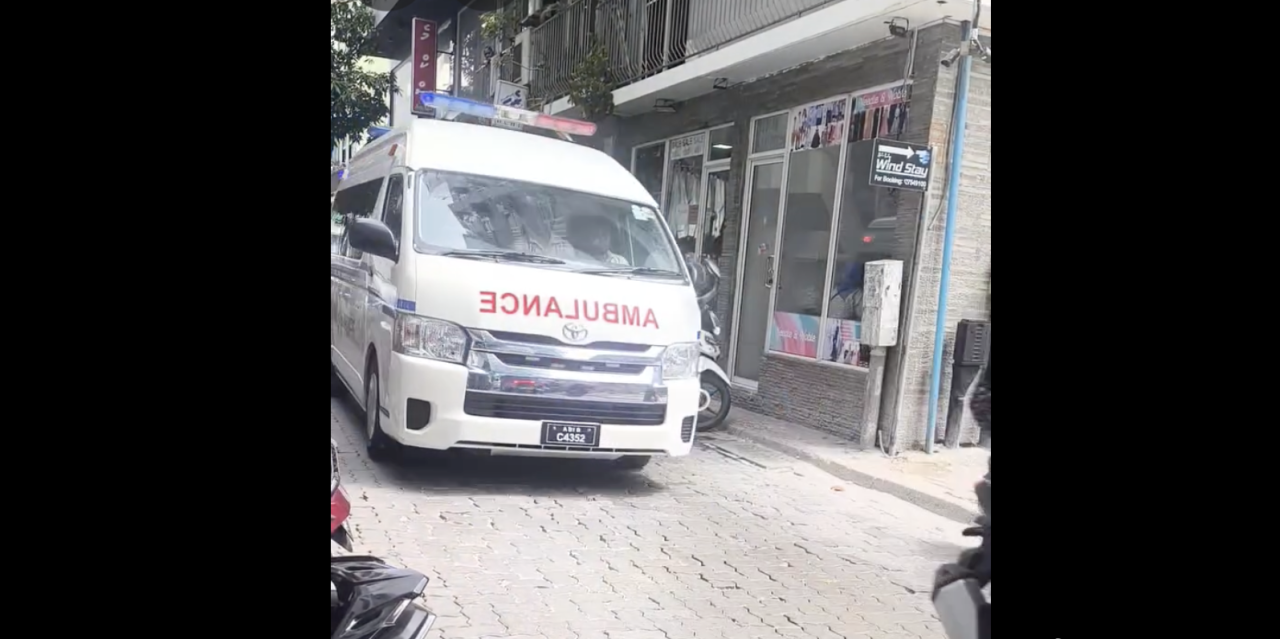 Ambulance ah jaaga nudhin massala eh balanee