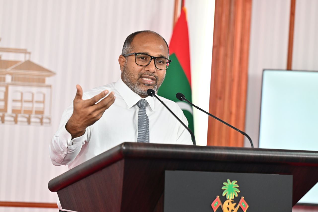 Inthikhaabuthakaa gulhigen dhookohlli gaidheen anburaa jalah gennanee
