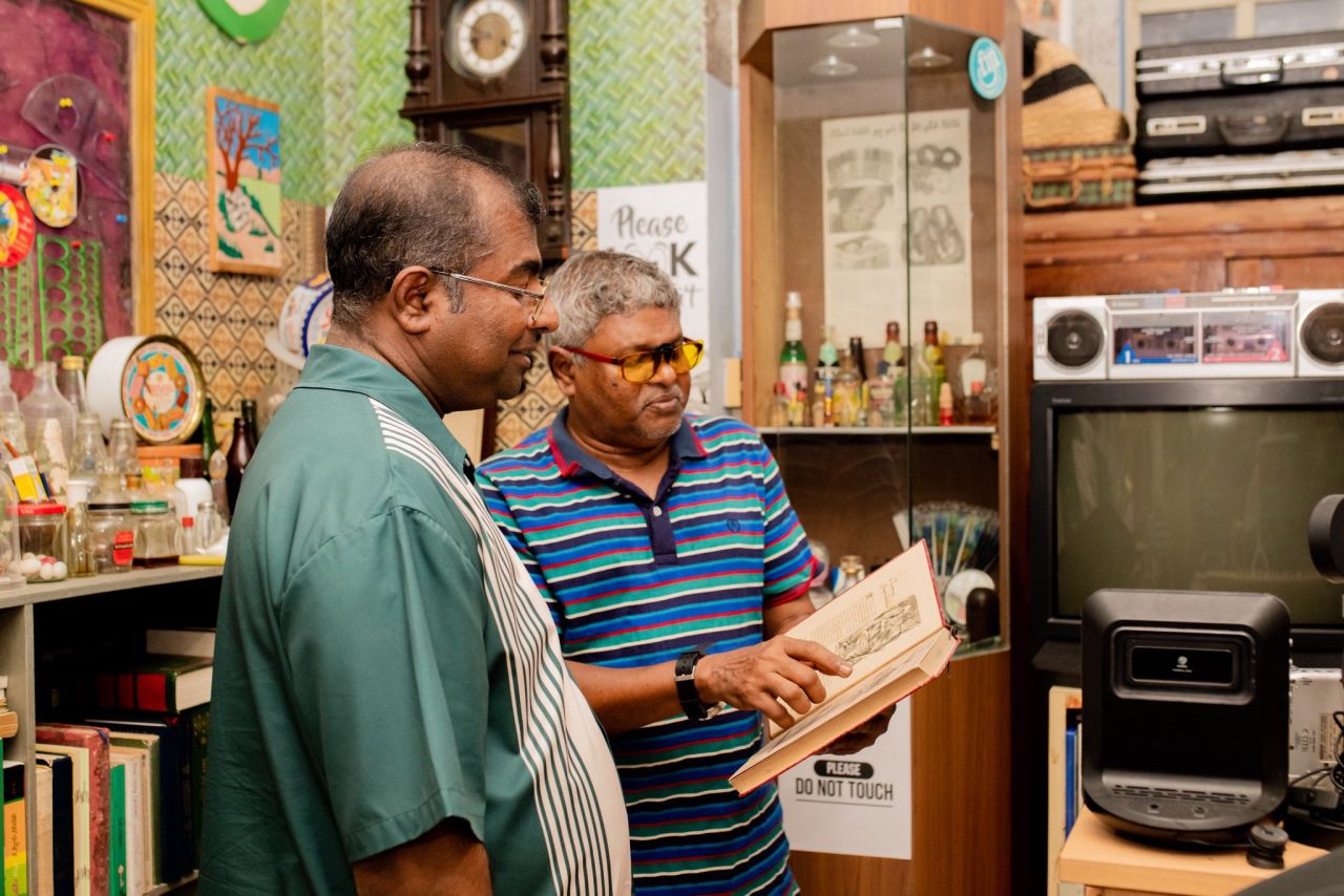 80 Rashehhe dhuvasvee meehunge maazee record kuranee!