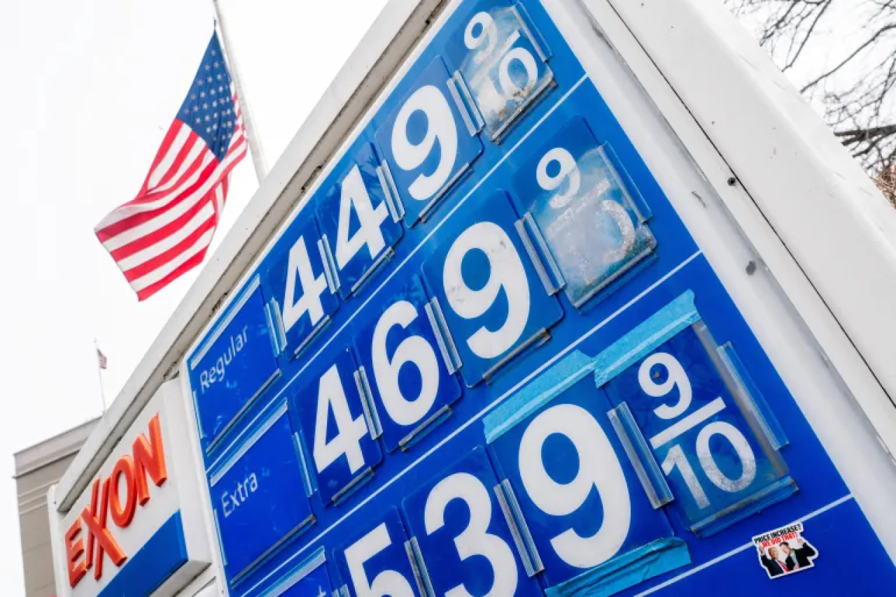 US consumers express dismay over rising gas prices after Iran war