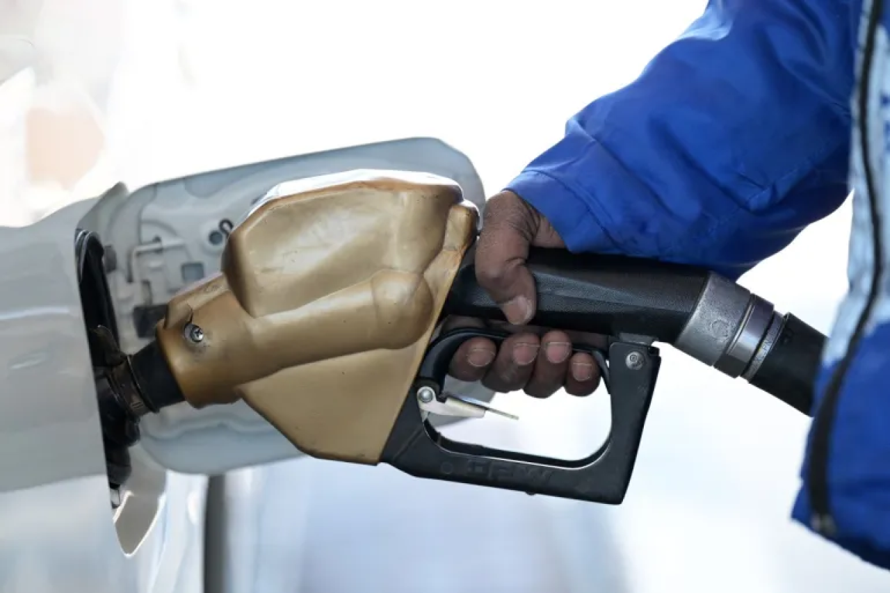 Oil prices swing wildly amid mixed messages over Iran war