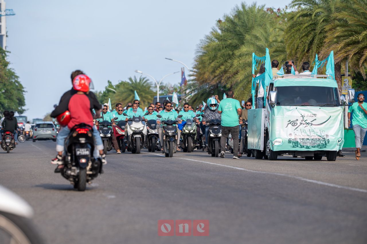 ވަން ފޮޓޯ: ލޯކަލް ކައުންސިލު އިންތިހާބުގެ ކެމްޕެއިންގެ ތެރެއިން ޕީއެންސީން ބޭއްވި ސައިކަލު ބުރު