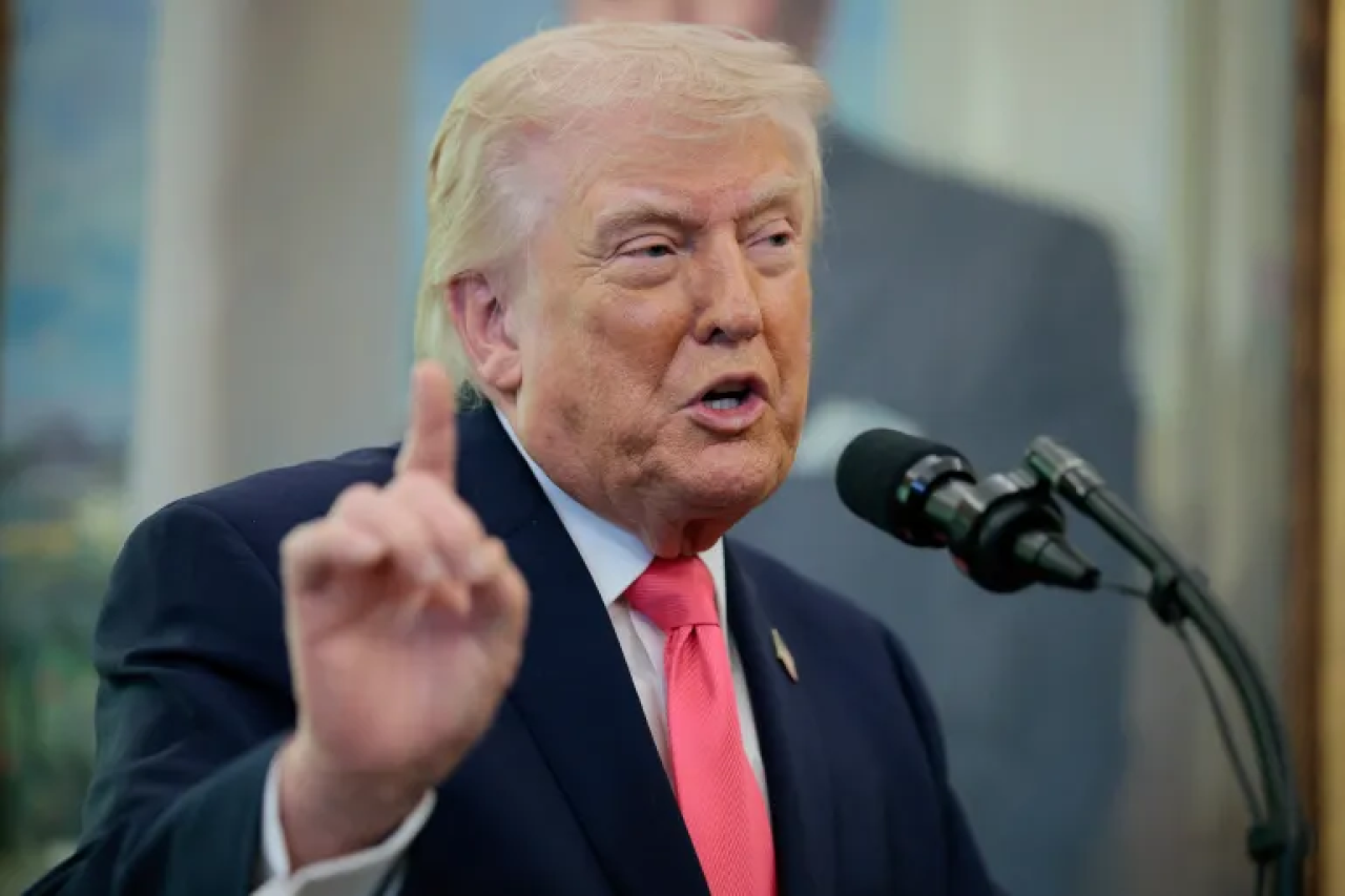 Trump keeps up claims of talks with ‘the right people’ in Iran