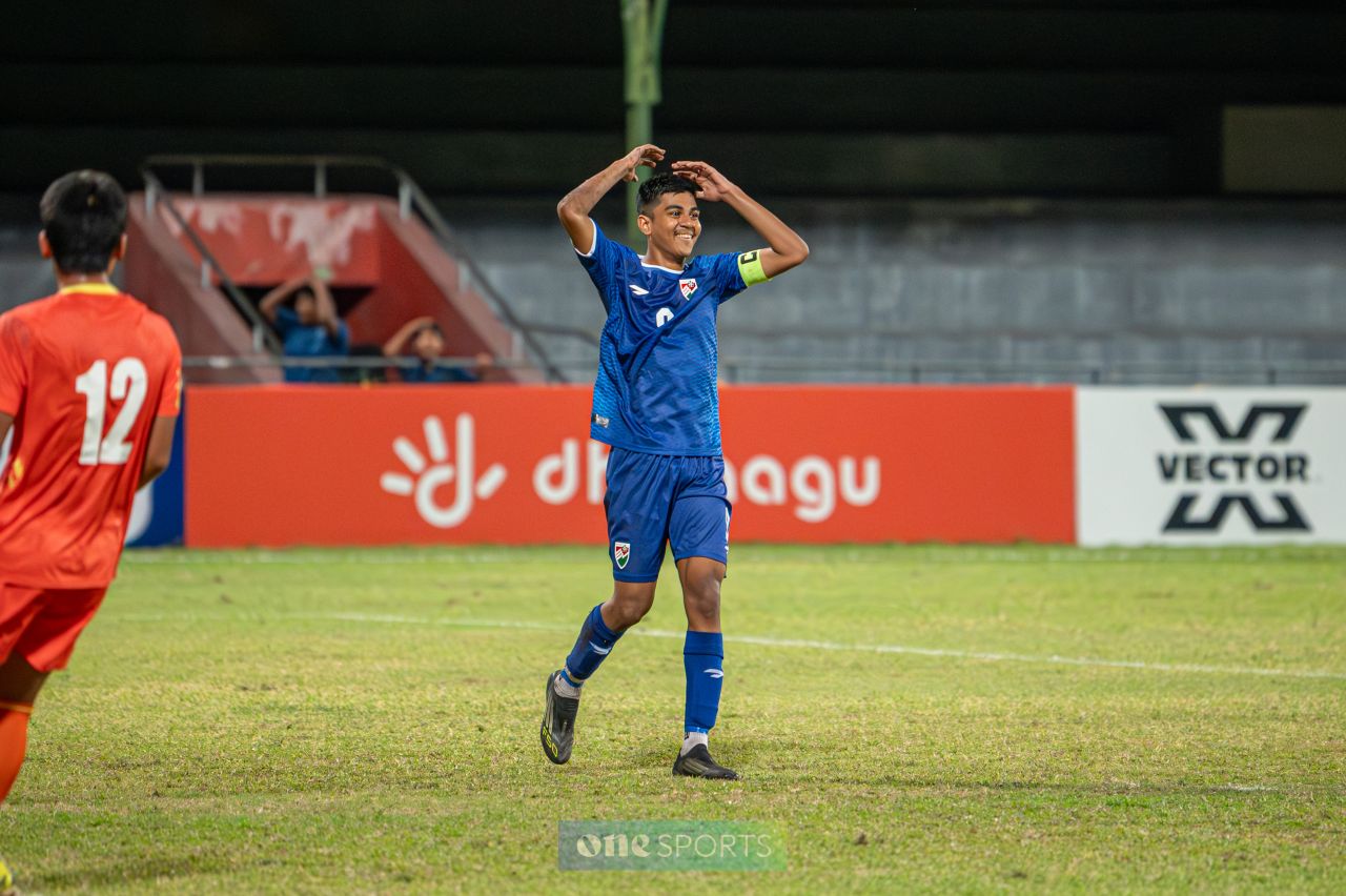ވަން ފޮޓޯ: ސާފް 20 އަހަރުން ދަށުގެ މުބާރާތުގައި ރާއްޖެއާއި ބޫޓާންގެ ކުރިމަތިލުން