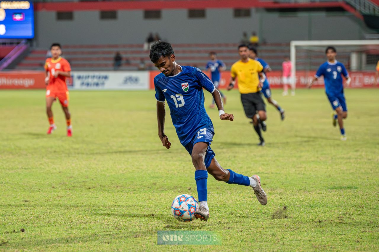 ވަން ފޮޓޯ: ސާފް 20 އަހަރުން ދަށުގެ މުބާރާތުގައި ރާއްޖެއާއި ބޫޓާންގެ ކުރިމަތިލުން