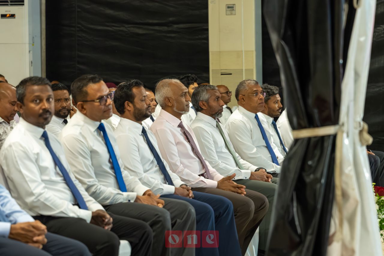 ވަން ފޮޓޯ: ބީއެމްއެލުން ވިލިމާލޭގައި ތަރައްގީކުރާ 300 ހައުސިން ޔުނިޓުގެ ބިންގާ އެޅުން 