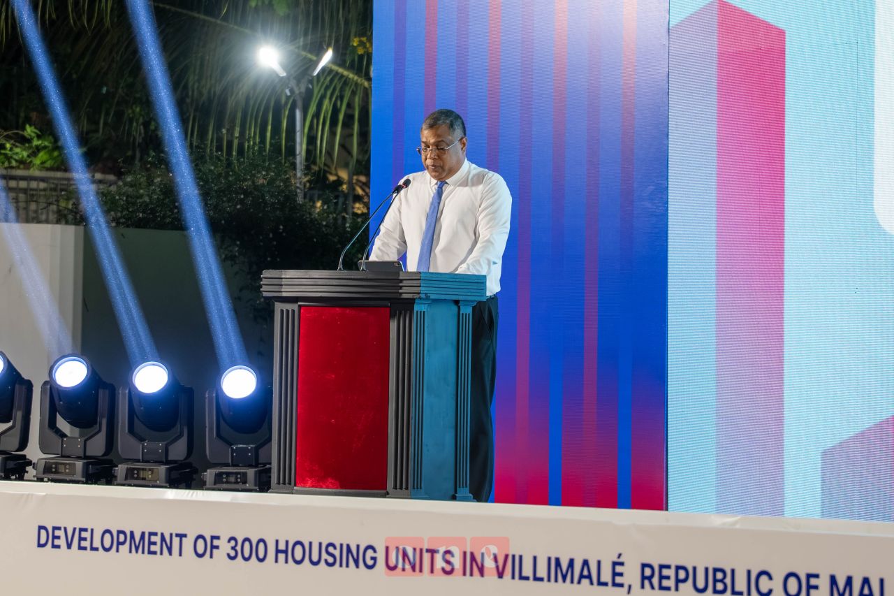 ވަން ފޮޓޯ: ބީއެމްއެލުން ވިލިމާލޭގައި ތަރައްގީކުރާ 300 ހައުސިން ޔުނިޓުގެ ބިންގާ އެޅުން 
