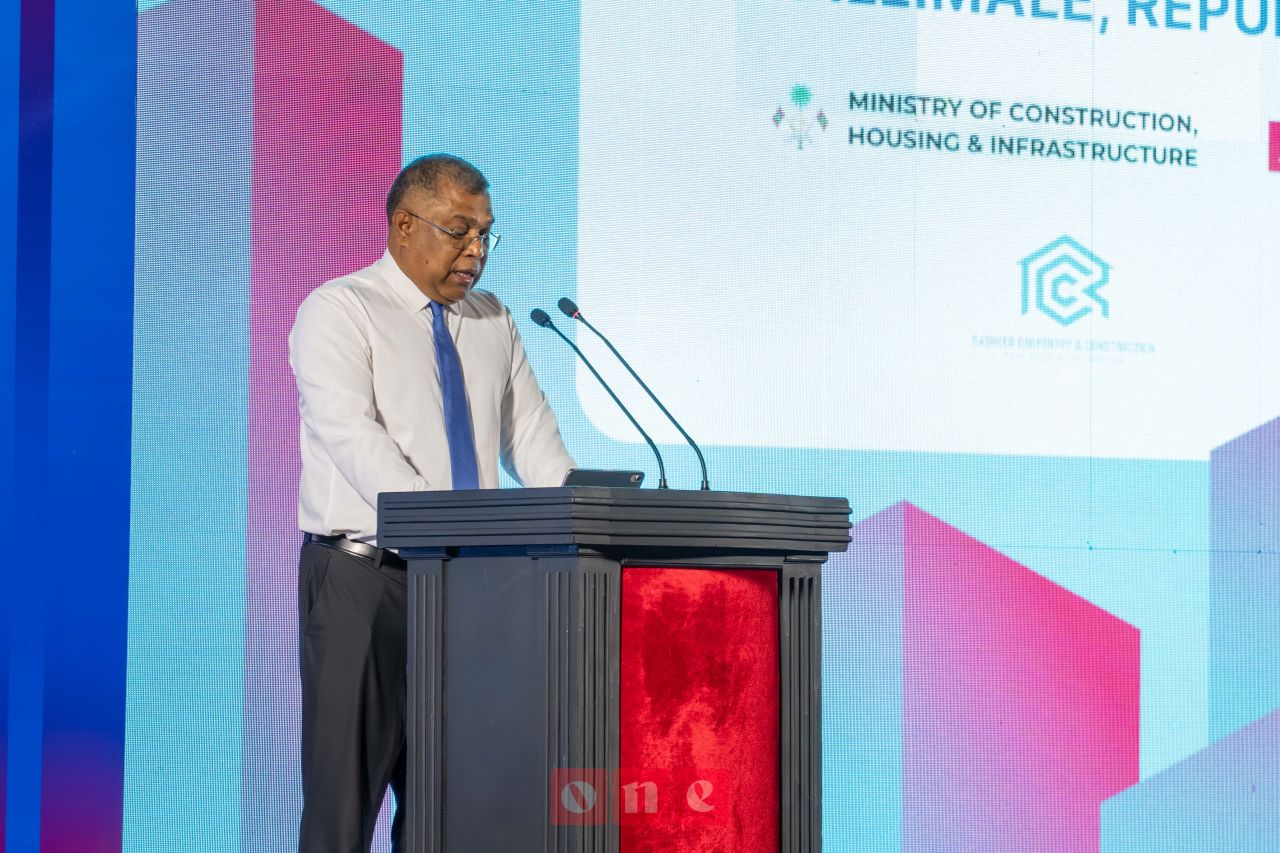 ވަން ފޮޓޯ: ބީއެމްއެލުން ވިލިމާލޭގައި ތަރައްގީކުރާ 300 ހައުސިން ޔުނިޓުގެ ބިންގާ އެޅުން 