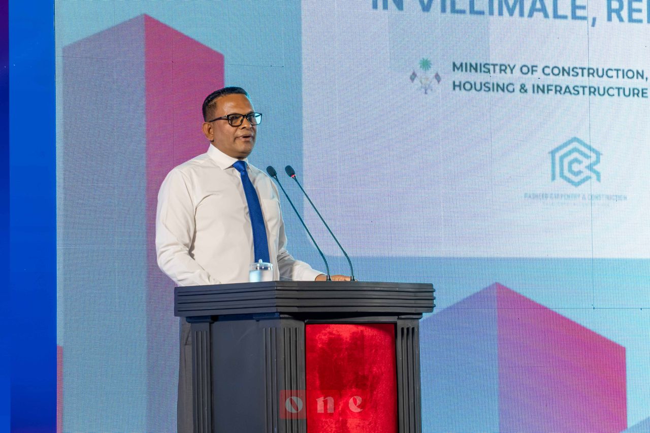 ވަން ފޮޓޯ: ބީއެމްއެލުން ވިލިމާލޭގައި ތަރައްގީކުރާ 300 ހައުސިން ޔުނިޓުގެ ބިންގާ އެޅުން 