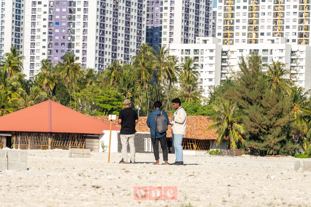 ވަން ފޮޓޯ: ހުޅުމާލޭ ފޭސް 3 އިން ބިން ހަވާލުކުރަން ފެށުން