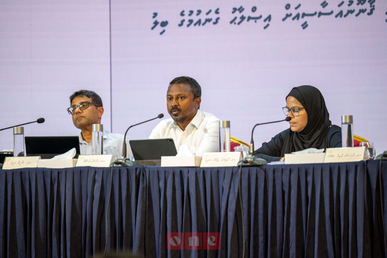 ވަން ފޮޓޯ: ދެ އިންތިހާބު އެއްކޮށް ބޭއްވުމުގެ ވޯޓާ ގުޅޭ ފޯރަމް 