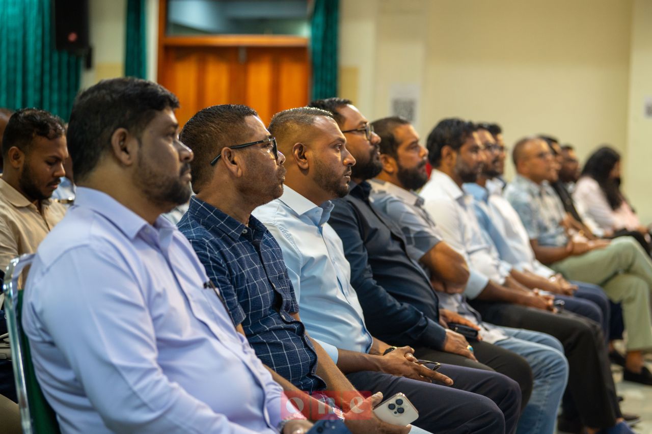 ވަން ފޮޓޯ: ދެ އިންތިހާބު އެއްކޮށް ބޭއްވުމުގެ ވޯޓާ ގުޅޭ ފޯރަމް 