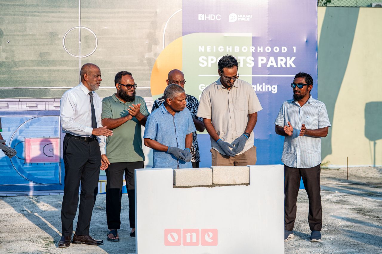 ވަން ފޮޓޯ: ހުޅުމާލޭގައި ގާއިމުކުރާ ސްޕޯޓްސް ޕާކުގެ ބިންގާ އެޅުން 