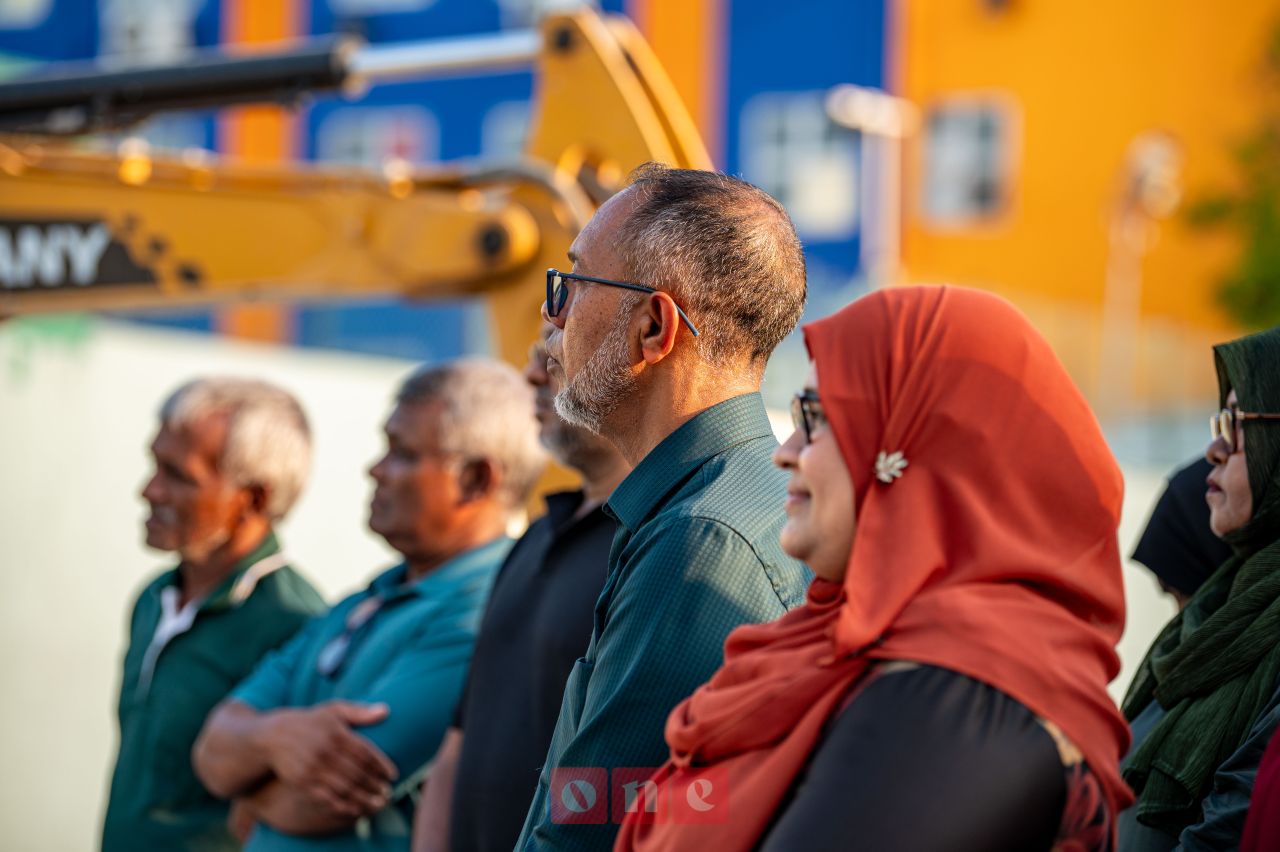 ވަން ފޮޓޯ: ހުޅުމާލޭގައި ގާއިމުކުރާ ސްޕޯޓްސް ޕާކުގެ ބިންގާ އެޅުން 