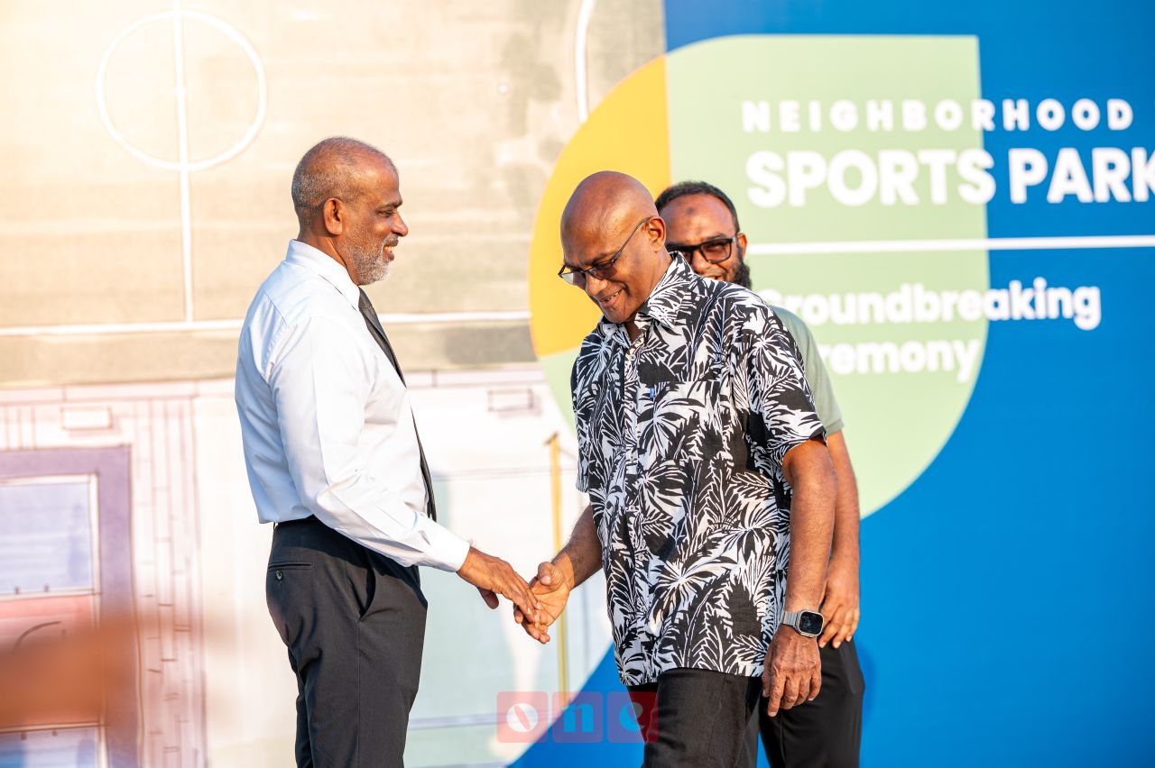 ވަން ފޮޓޯ: ހުޅުމާލޭގައި ގާއިމުކުރާ ސްޕޯޓްސް ޕާކުގެ ބިންގާ އެޅުން 