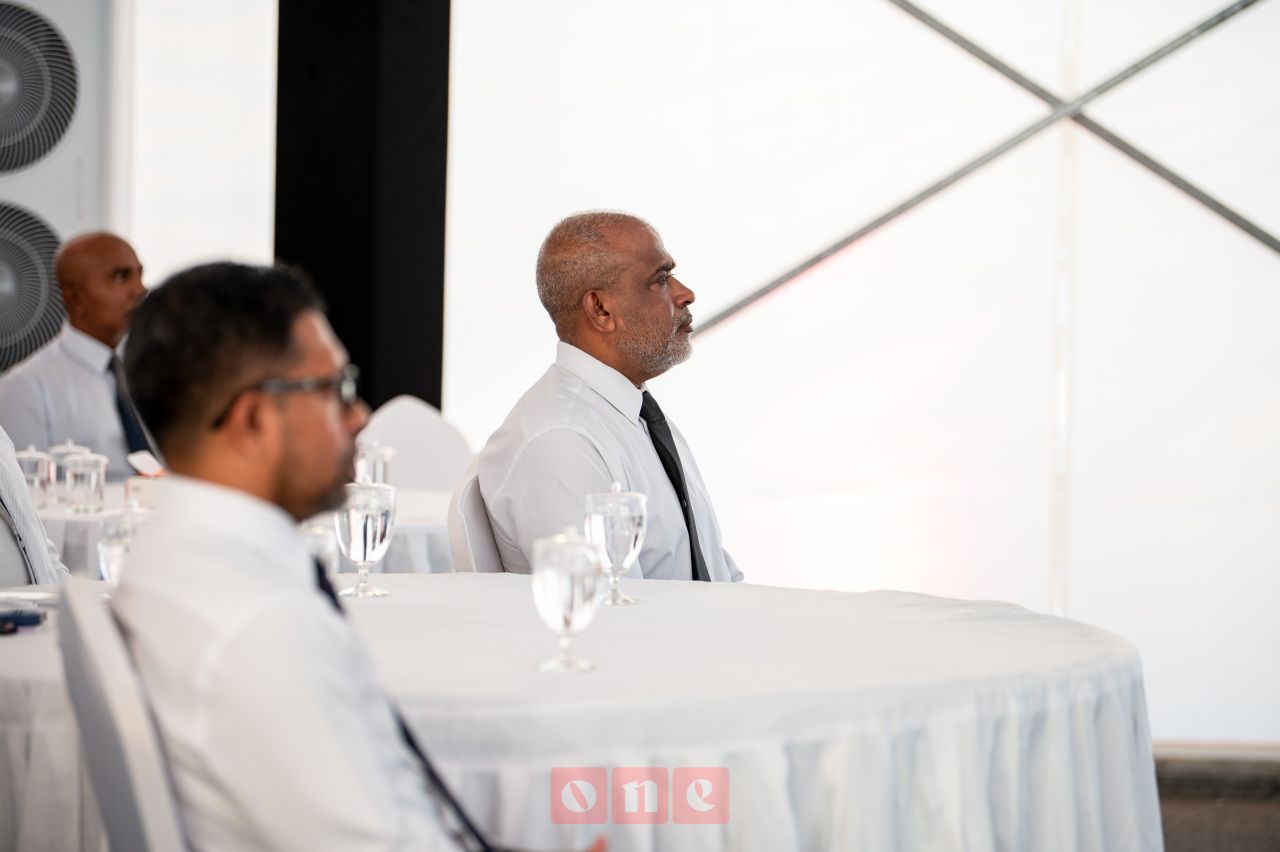 ވަން ފޮޓޯ: ހުޅުމާލޭގައި ގާއިމުކުރާ ޕާކިން ބިލްޑިންގެ ބިންގާ އެޅުން 
